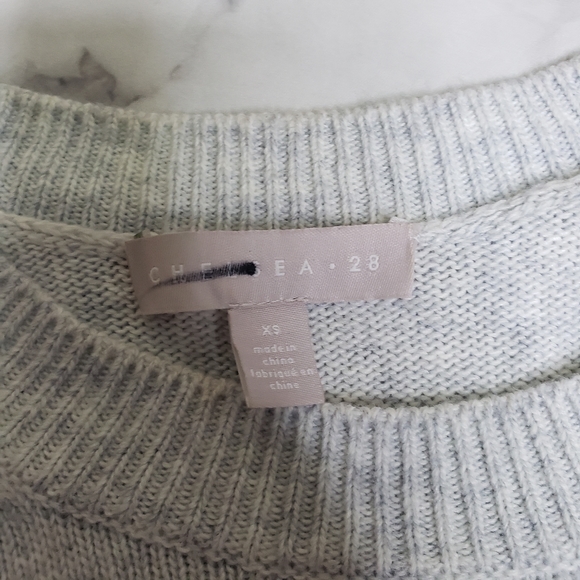 Chelsea 28 cashmere blend sweater nwot gray xs - Picture 3 of 5